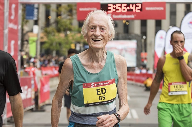 Ed Whitlock bat le record du monde de marathon à 85 ans