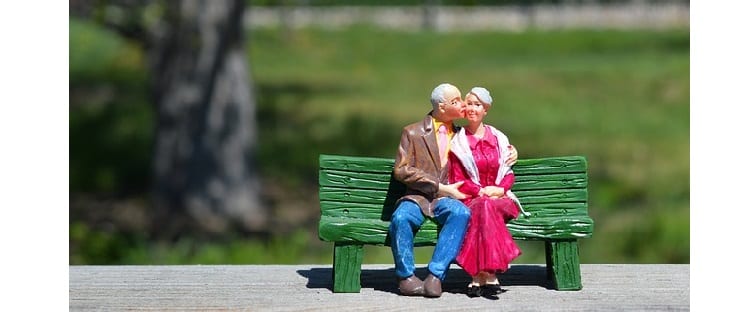 Amour - Vieillesse - Vieux couple - Intimité