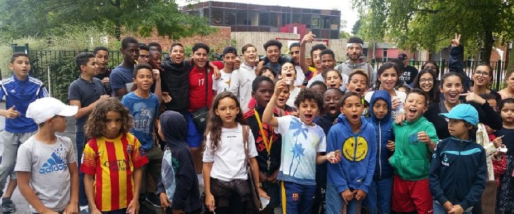 Distribution de packs d'eau Sartrouville