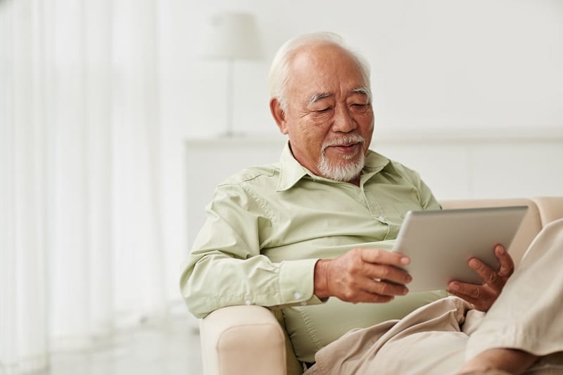 Seniors - Tablette tactile - Nouvelles technologies