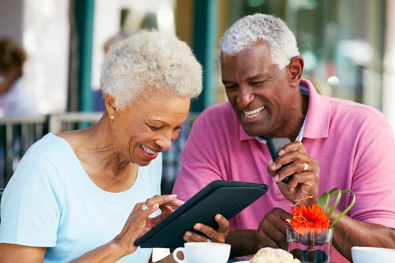 Tablette - Tablettes seniors - Tablette tactile - Lutte contre la fracture numérique