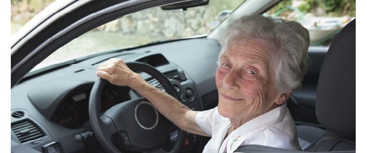 Conduite-Mobilité-Seniors-au-volant-Voiture
