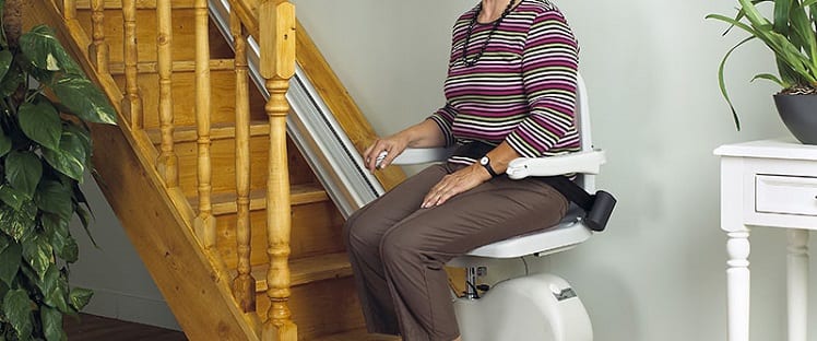 Monte-escalier-indepedance-royale