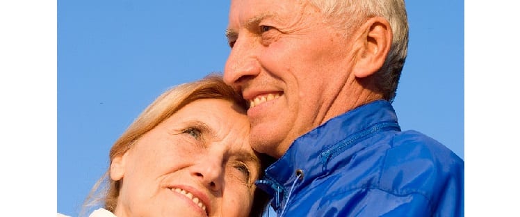 Couple - Bonheur - Seniors - Vacances - Heureux (2)