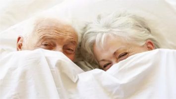 Seniors-amour-Complicité-Sexualité-des-seniors-Sexe-Sexo