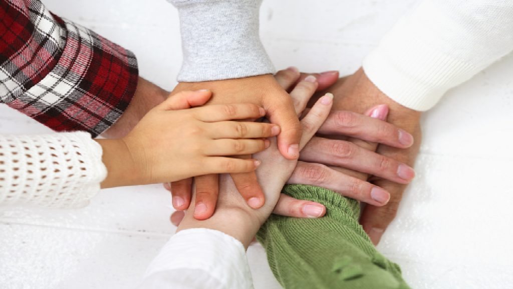 main-soutien-inetrgenerationnel