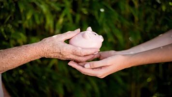 don transmission succession patrimoine seniors