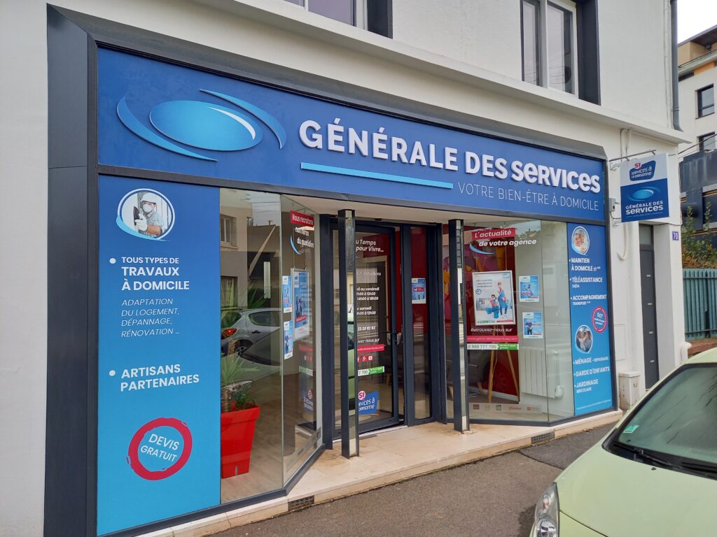général des services, Rennes