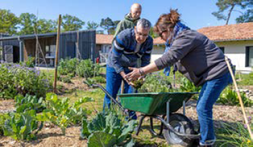 village landais alzheimer jardin