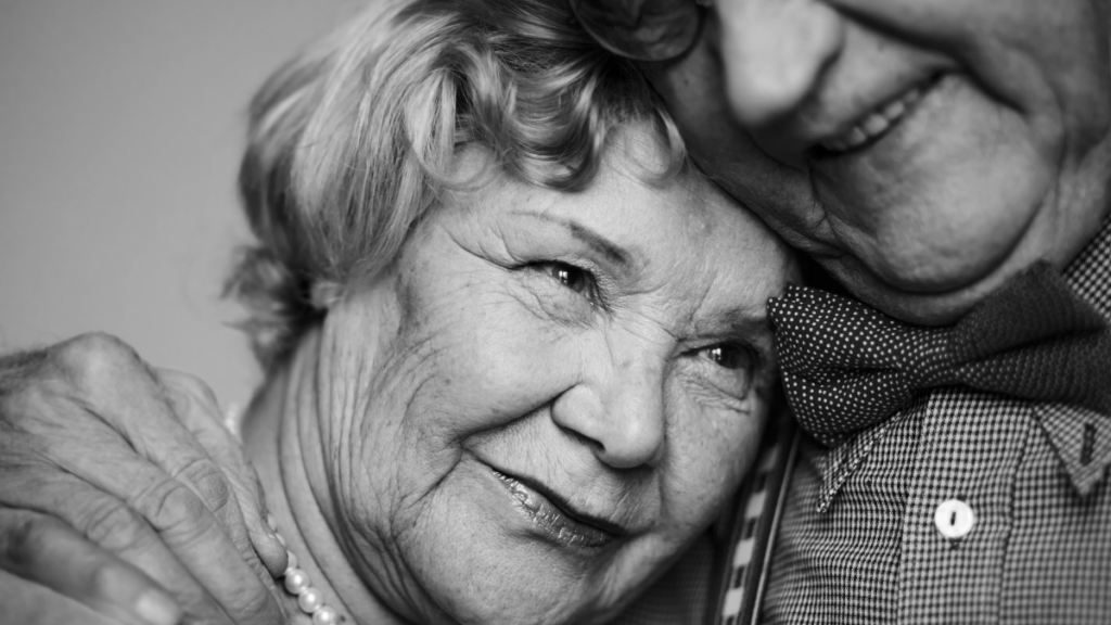 couple amour seniors mariage en ehpad