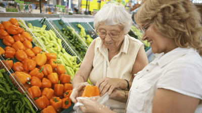 supermarché seniors courses aidants