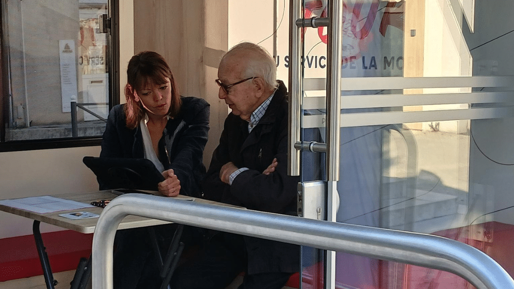 Mobilité des seniors, Truck Mobilité Seniors, vieillissement et conduite, autonomie des seniors, alternatives à la voiture.