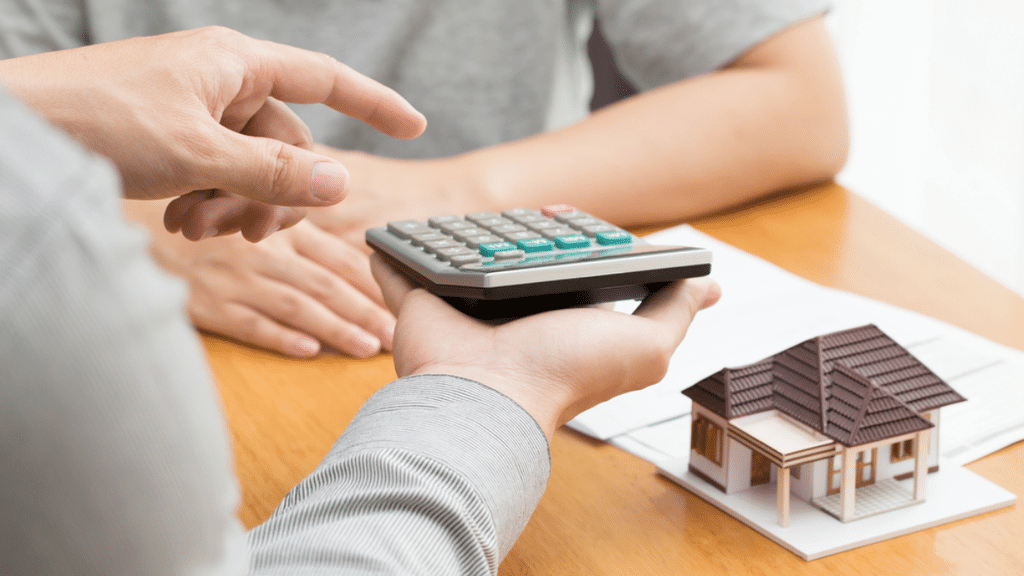 Prêt viager hypothécaire Financement des seniors Bien-vieillir à domicile Maintien à domicile Patrimoine immobilier des seniors